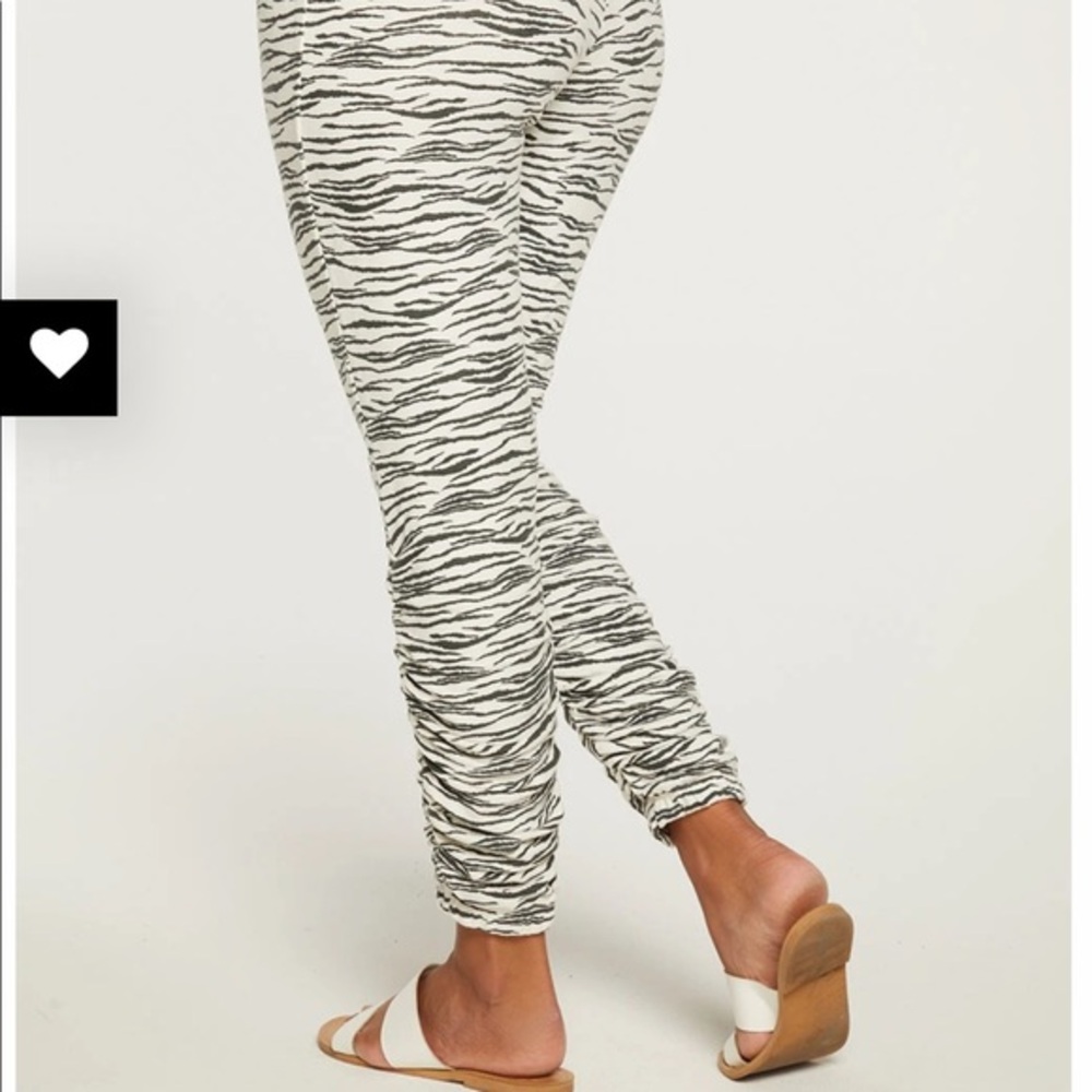 Bliss knit shirred joggers by CHASER! 🦓 Worn ONCE! EXCELLENT condition!!